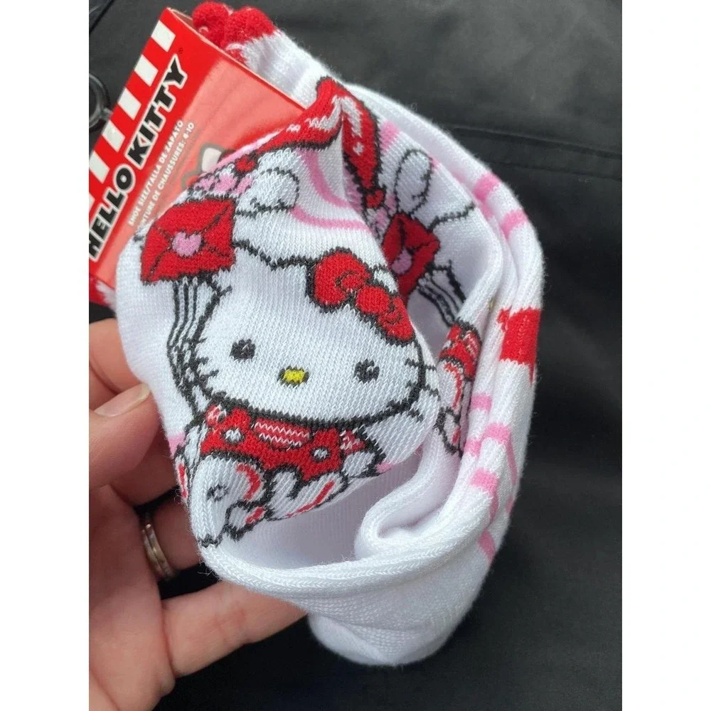 hello kitty valentine's day crew socks